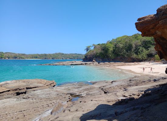 panama/pearl-islands/bar/mogo-s-beach