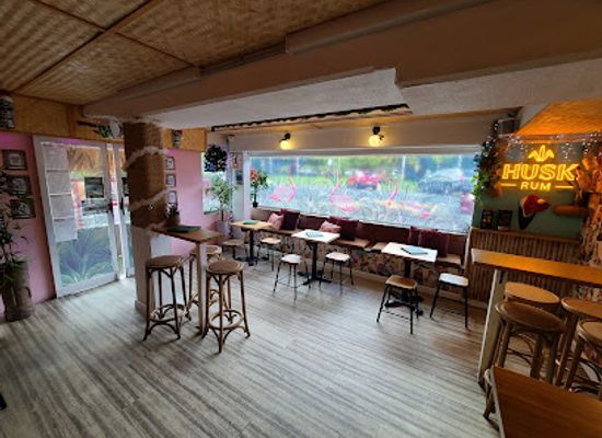 australia/outback/bar/flamingos-tiki-bar