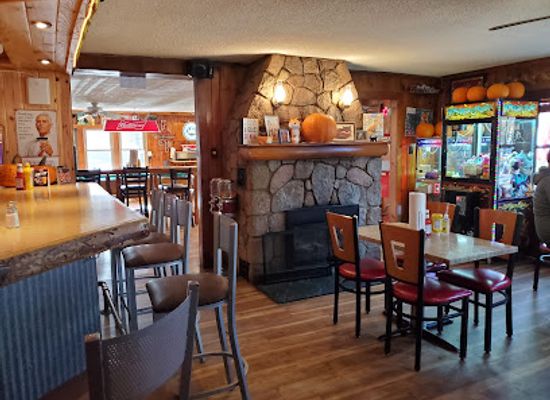 minnesota/itasca-state-park/bar/foxy-s-bar-grill