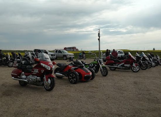 north-dakota/turtle-mountains/bar/bettys-crossroad-bar