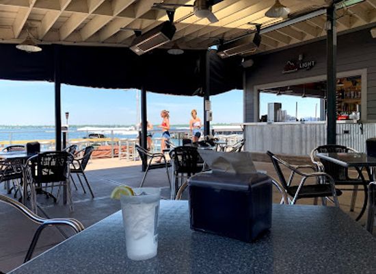 iowa/clear-lake/bar/lakeside-landing-kitchen-bar