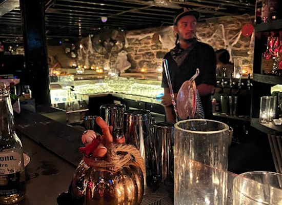 canada/montreal/griffintown/bar/king-crab