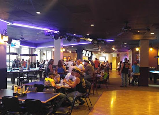 maryland/chesapeake-bay-area/bar/brews-cues-on-the-boulevard