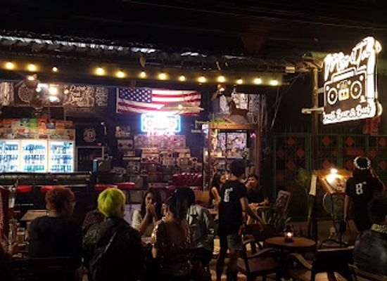 thailand/ayutthaya/bar/monita-craft-beer-beef