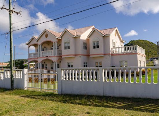 saint-kitts-and-nevis/basseterre/bar/barry-s