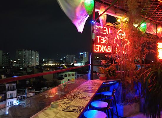 vietnam/southeast/bar/le-fe-rooftop-bar