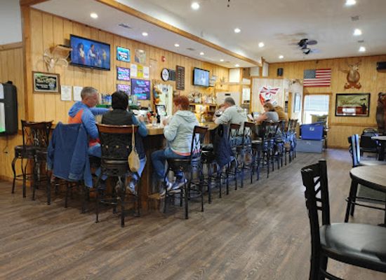 west-virginia/canaan-valley/bar/old-trails-inn-sports-grill