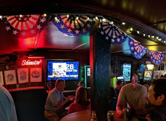 massachusetts/cape-cod/bar/the-fox-hole