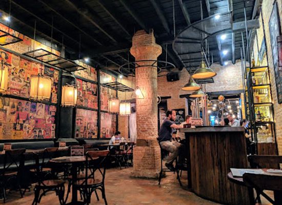 laos/phou-bia/bar/maolin-tavern