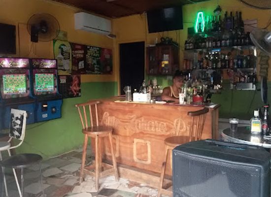 jamaica/liguanea-plains/bar/little-zahara-pub