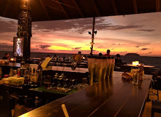 malaysia/kota-kinabalu/tanjung-aru/bar/sunset-bar