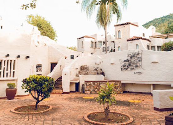 zambia/lake-kariba/bar/caribbea-bay-hotel
