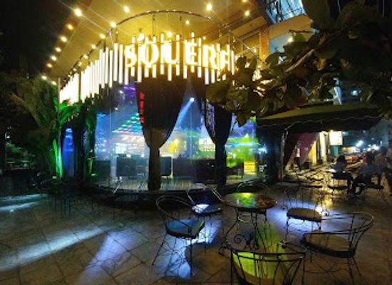 vietnam/ha-long/bar/new-square-bar