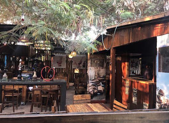 angola/kissama-national-park/bar/4-gajos-london-pub