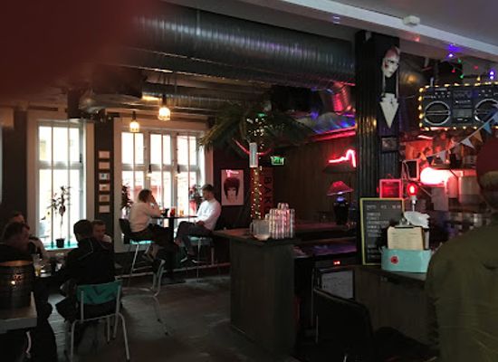 norway/oslo/grunerlokka/bar/rebell