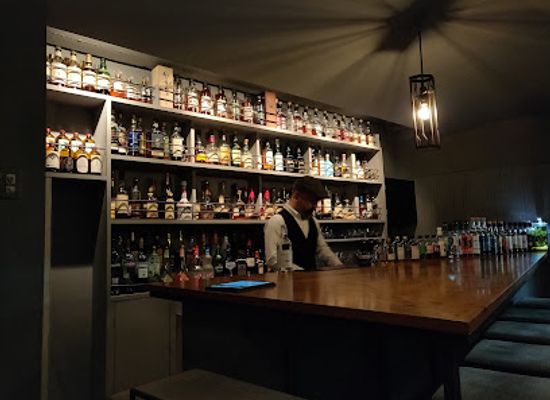 japan/hizen/bar/bar-freedom-just-japanese-whisky