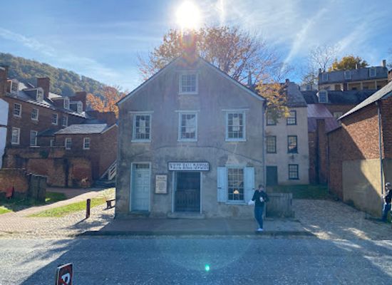 west-virginia/harpers-ferry-national-historical-park/bar/white-hall-tavern
