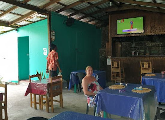saint-lucia/soufriere-quarter/bar/stone-yard-restaurant-and-bar