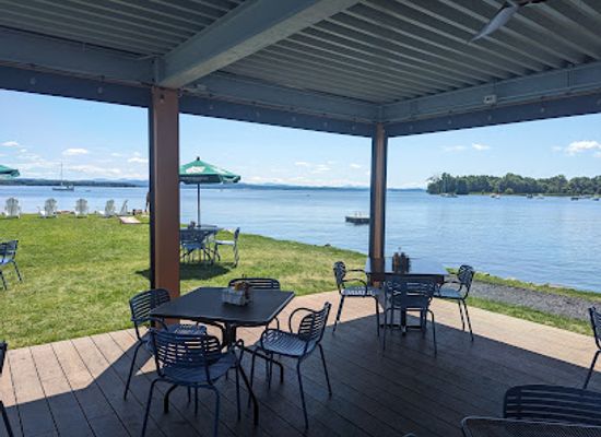 vermont/lake-champlain/bar/pier-bar