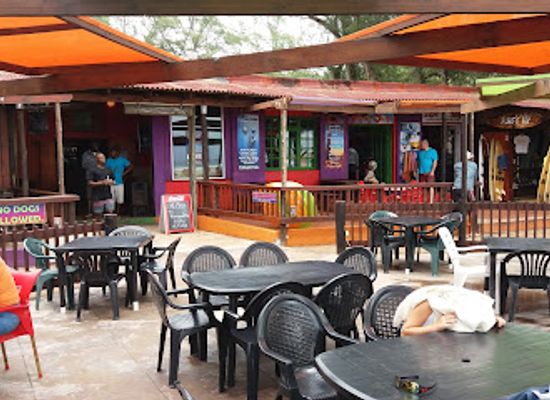 mozambique/limpopo-river-basin/bar/ponta-beach-bar