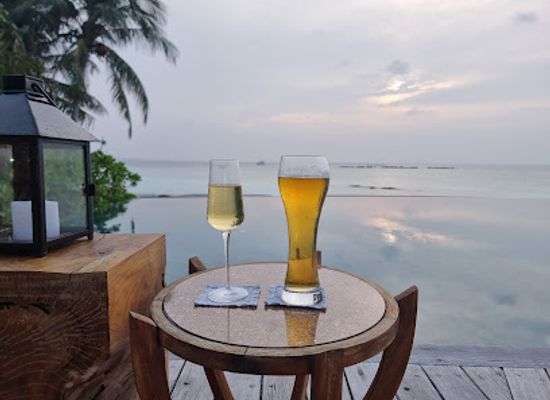 maldives/hithadhoo-island/bar/compass-pool-bar