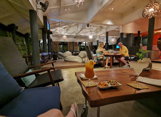 maldives/male-atoll/bar/reef-bar
