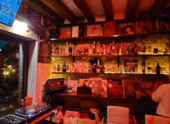 italy/venice/cannaregio/bar/vinile