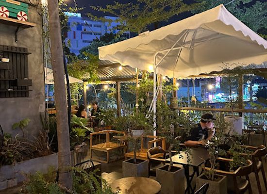 vietnam/ho-chi-minh-city/district-10/bar/the-other-side-rooftop