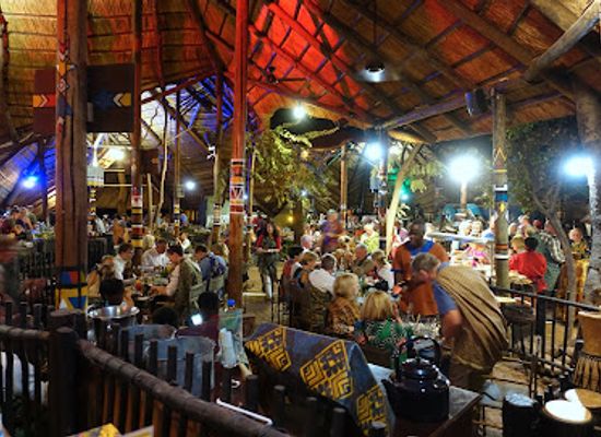 zambia/victoria-falls-area/bar/the-boma-dinner-drum-show