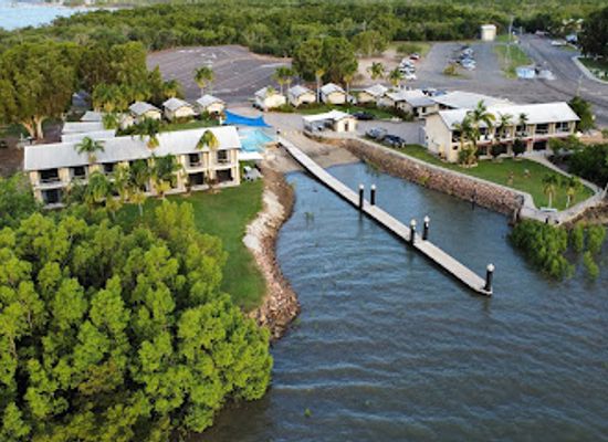 australia/northern-queensland/bar/lucinda-cove-resort