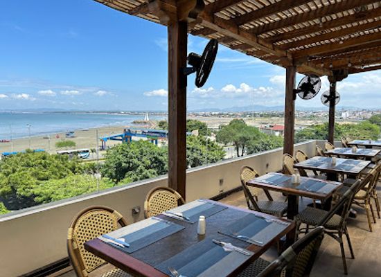 ecuador/manta/bar/casa-rosada-lounge-restaurant