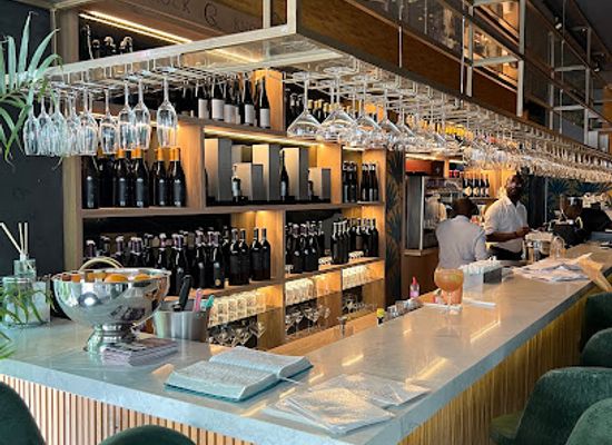 south-africa/cape-winelands/bar/qbar-by-quoin-rock