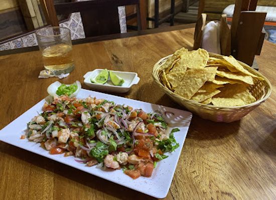 belize/belize-city/yarborough/bar/80-s-deck-restaurant-bar