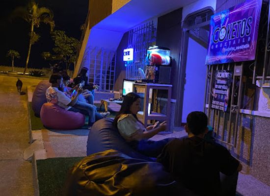 colombia/armenia/bar/coketos-cocktails