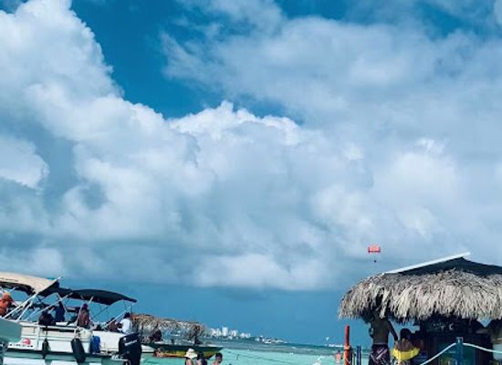 colombia/san-andres-island/bar/tiki-bar-flotante