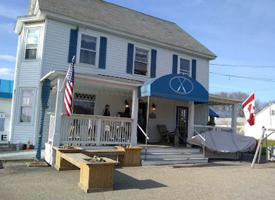 vermont/grand-isle-county/bar/blue-paddle-bistro
