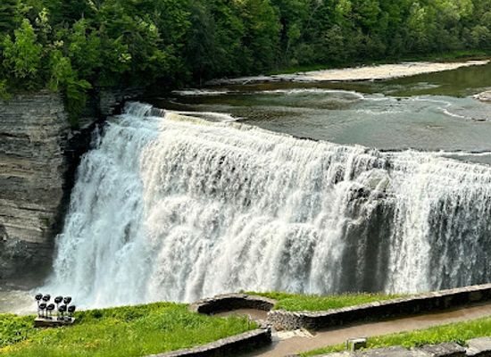 new-york/letchworth-state-park/bar/trailside-lodge