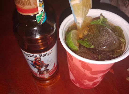tanzania/coastal-zone/bar/beach-kidimbwi-pub
