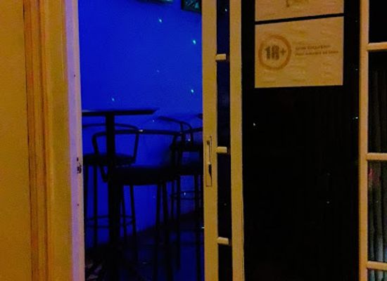 ecuador/northwest-coast/bar/chyky-bar-karaoke