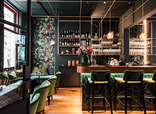 belgium/ghent/kouter/bar/parole-winebar-co