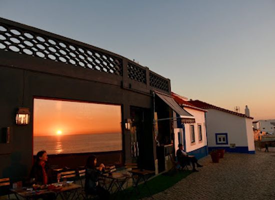 portugal/ericeira/bar/mar-das-latas-wine-food