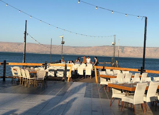 israel/galilee/bar/decks-restaurant