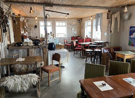 iceland/dalvik/bar/gisli-eirikur-helgi-kaffihus-bakkabradra