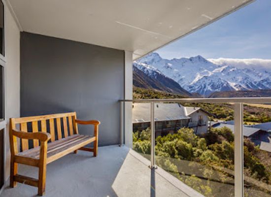 new-zealand/mount-cook-national-park/bar/the-hermitage-hotel