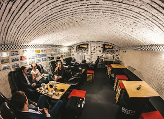 poland/czestochowa/bar/wall-street-burger-sport-bar