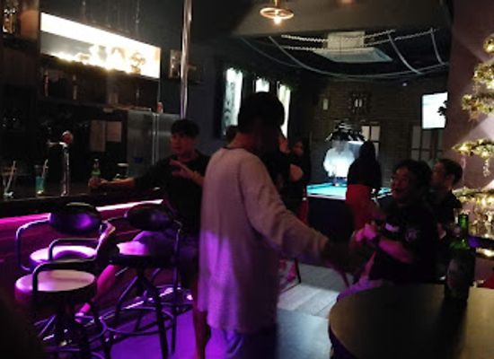 indonesia/riau-islands/bar/fat-willy-s-dirty-dick-s-bar-cafe
