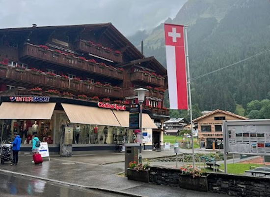 switzerland/lauterbrunnen-valley/bar/on-the-rocks