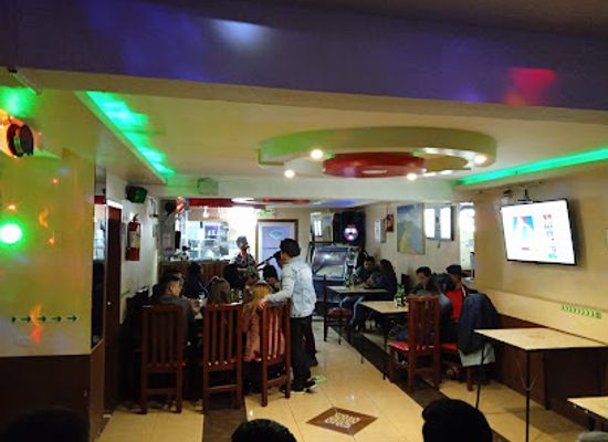 ecuador/cotopaxi-national-park/bar/bar-karaoke-la-cocha