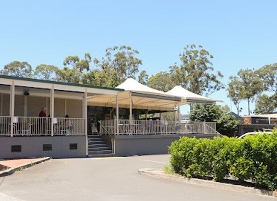 australia/jervis-bay/bar/cooee-hotel