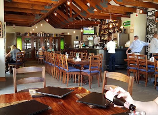 south-africa/mpumalanga/bar/mayfly-restaurant-cocktail-lounge